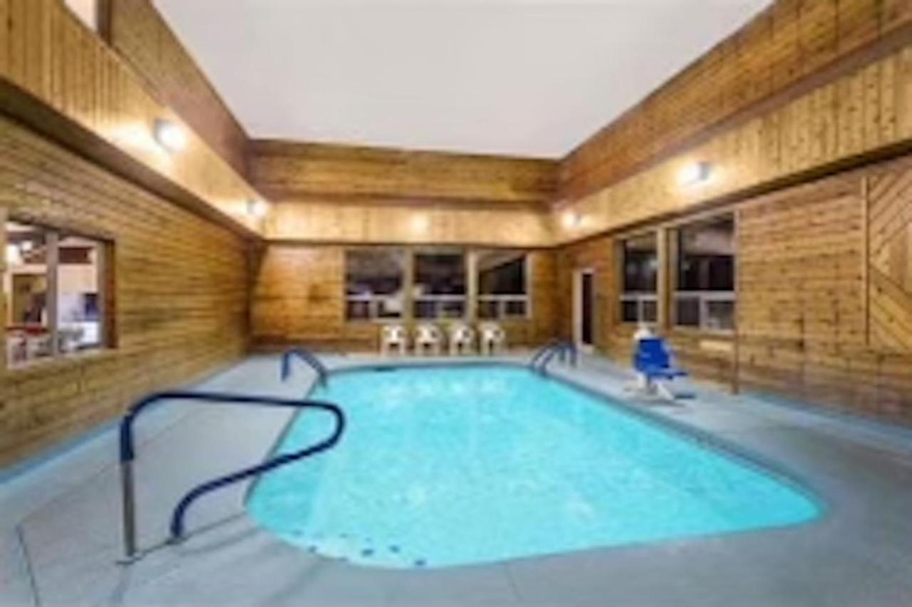 Pinetop Studio Suites Buitenkant foto