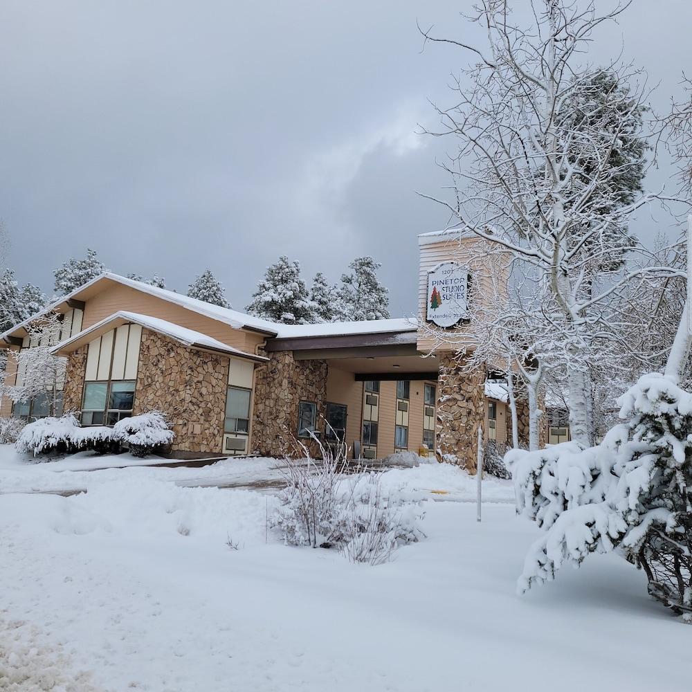 Pinetop Studio Suites Buitenkant foto