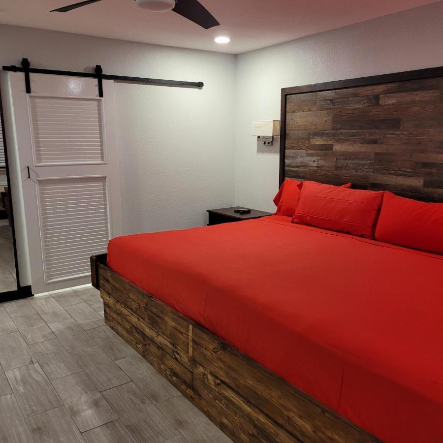 Pinetop Studio Suites Buitenkant foto