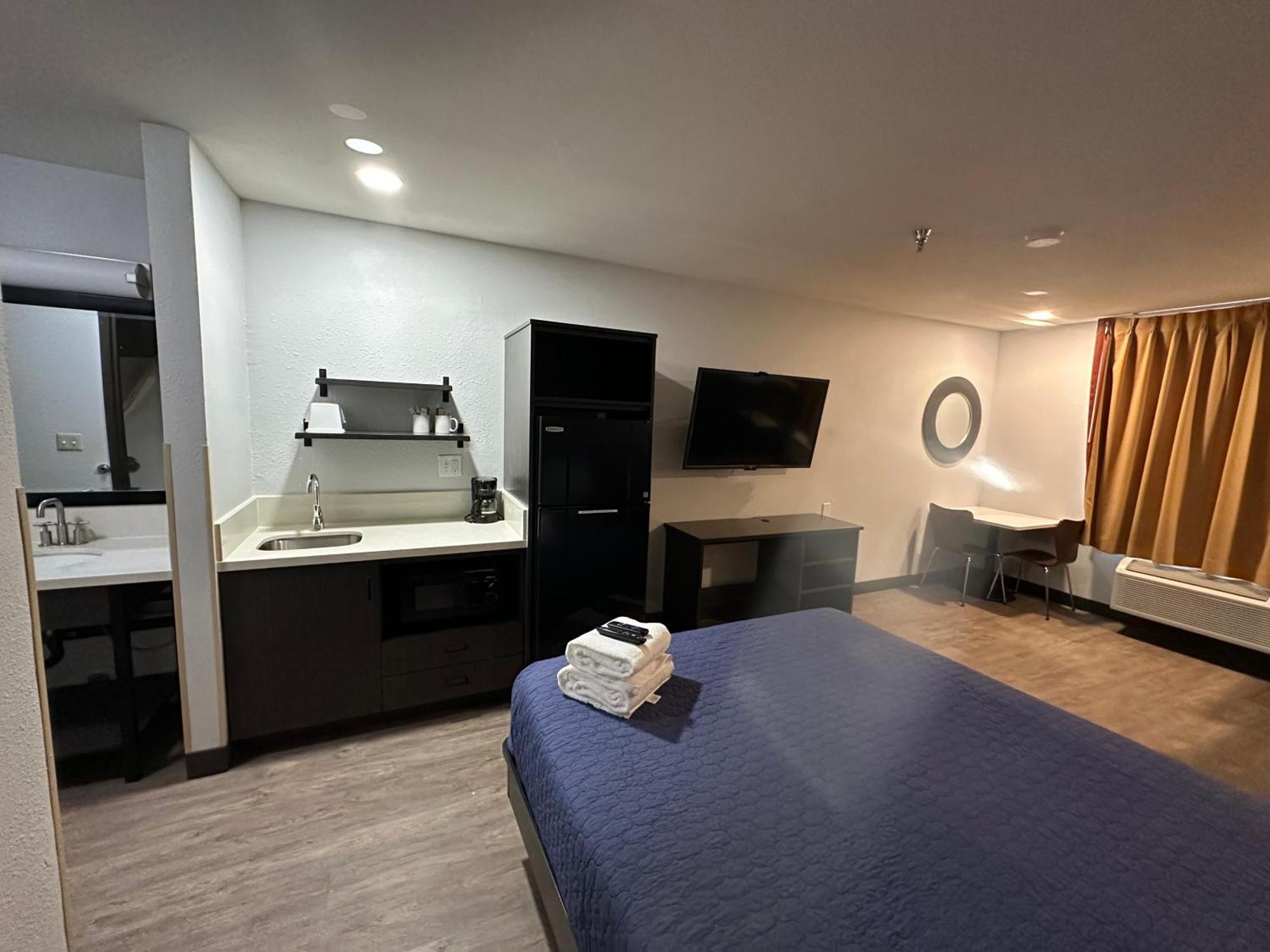Pinetop Studio Suites Buitenkant foto