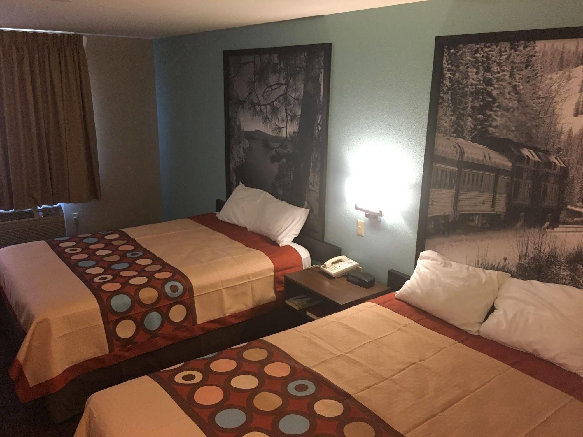 Pinetop Studio Suites Buitenkant foto
